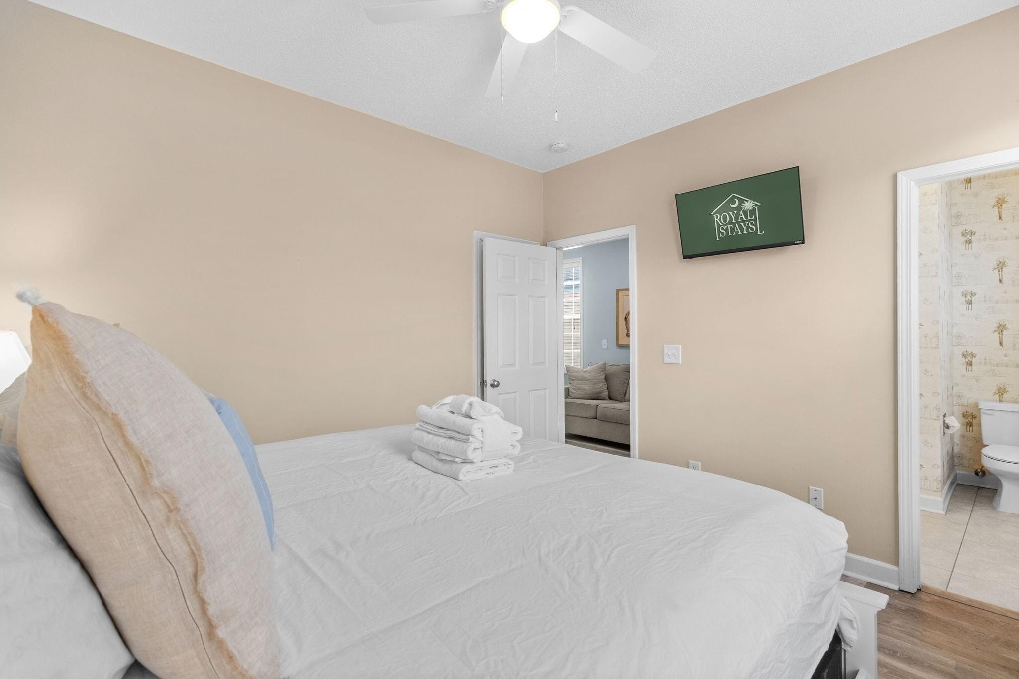 House, Multiple Beds (Barefoot Beach-Steps To Beach, Pool, ) | 4 bedrooms