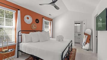 House, Multiple Beds (Boho Ferry- Mins from Credit One- Pet) | 2 bedrooms