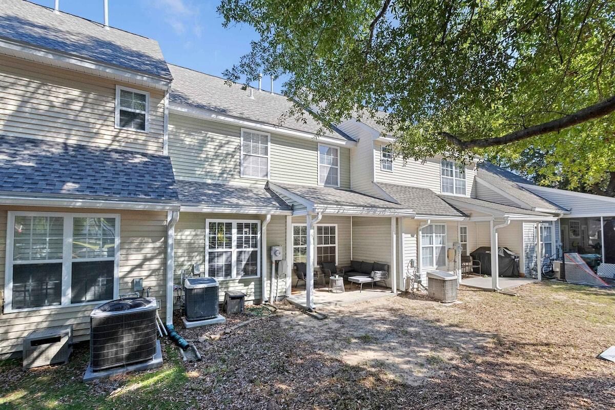 House, Multiple Beds (Boho Ferry- Mins from Credit One- Pet) | Exterior
