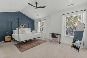 Hus, flere senger (Boho Ferry- Mins from Credit One- Pet) | 2 soverom