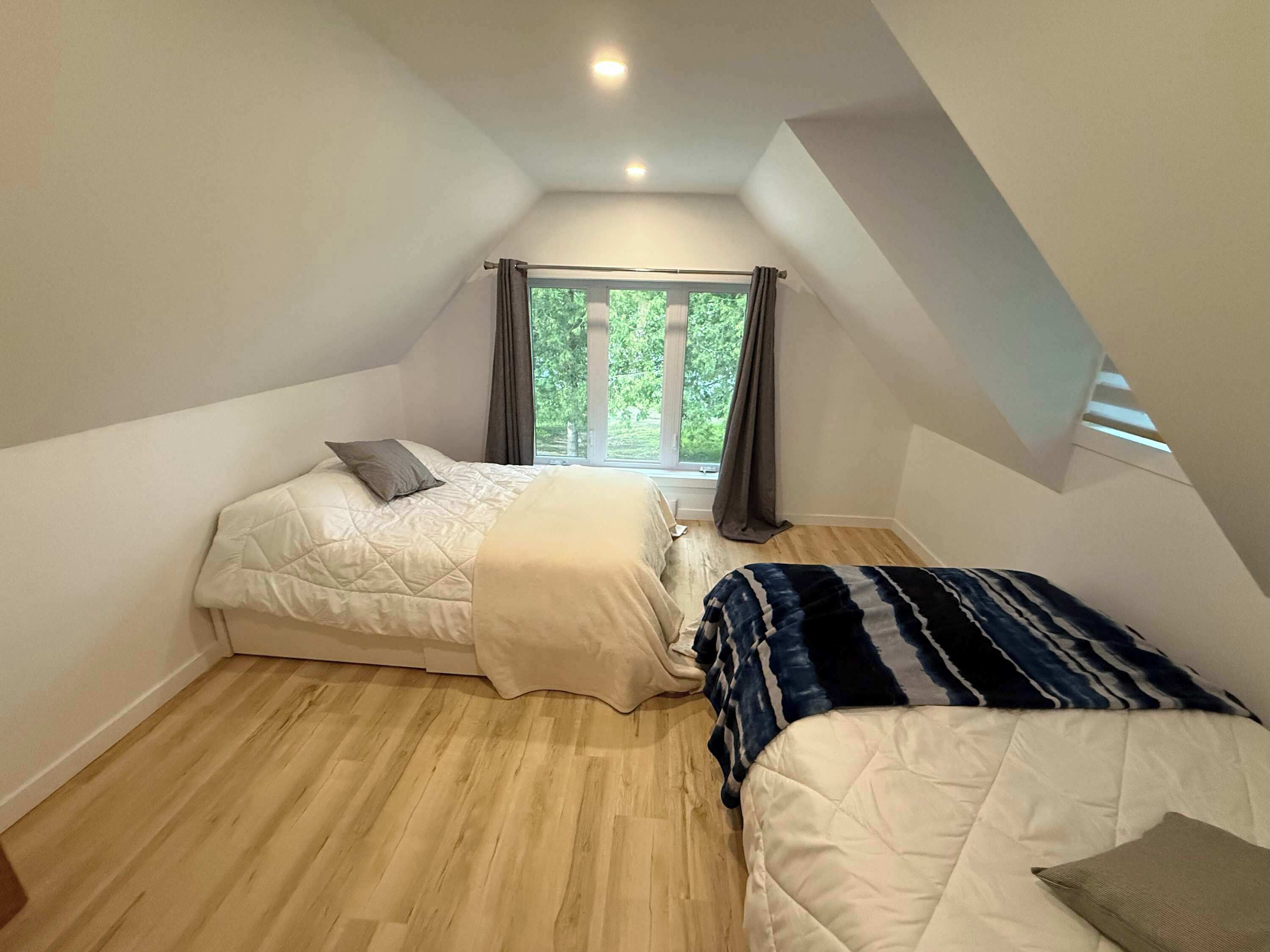 4 chambres, fer et planche à repasser, Wi-Fi, draps fournis
