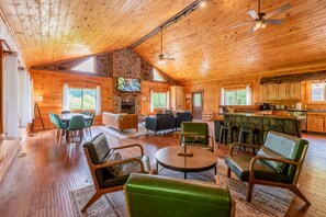 Interior - Majestic Lodge | Theater & Game Rm, Hocking Hills (Creola)