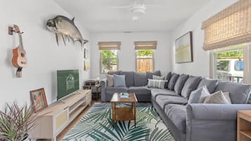 House, Multiple Beds (Shem Shack-Old Village, 5 mins to Bea) | Living area