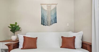 The Wapsi Snug • Cozy Retreat • Sleeps 6