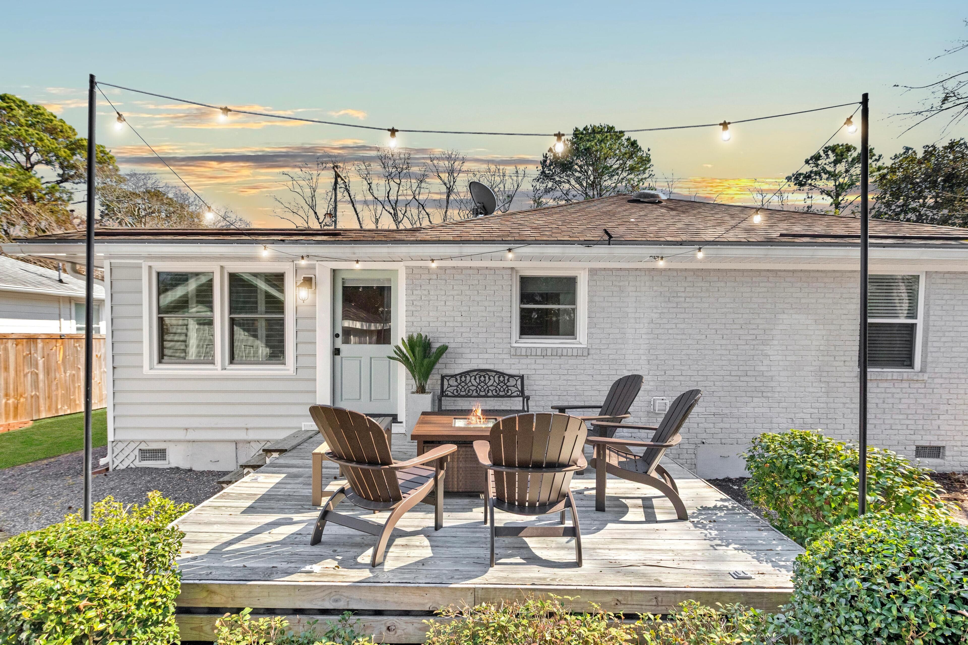 House, Multiple Beds (Old Village Palmetto- Pet Friendly) | Outdoor dining