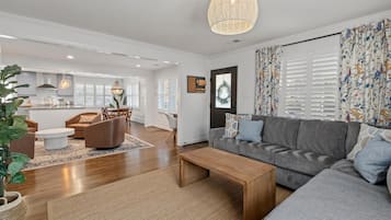 Hus - flere senge (Old Village Palmetto- Pet Friendly) | Opholdsområde