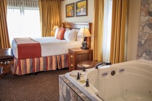 Room - Two Bedroom with gorgeous mountain views; minutes from Gatlinburg/Pigeon Forge (Gatlinburg)