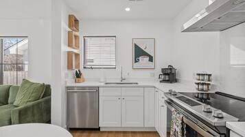 Ferienhaus, Mehrere Betten (Suite Magnolia II, Hot Tub & Pet Frie) | Eigene Küche