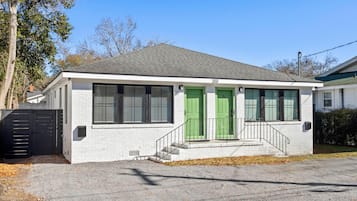 Hus, flere senger (Suite Magnolia II, Hot Tub & Pet Frie) | Eksteriør