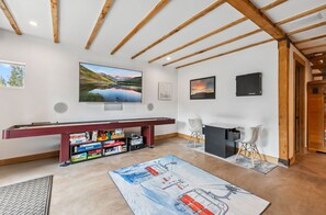 Spielezimmer