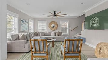 House, Multiple Beds (Beach Belle- Pet Friendly- Luxury Edi) | Living area