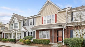 House, Multiple Beds (Bluemarsh Escape-Pet Friendly-8 mins ) | Exterior