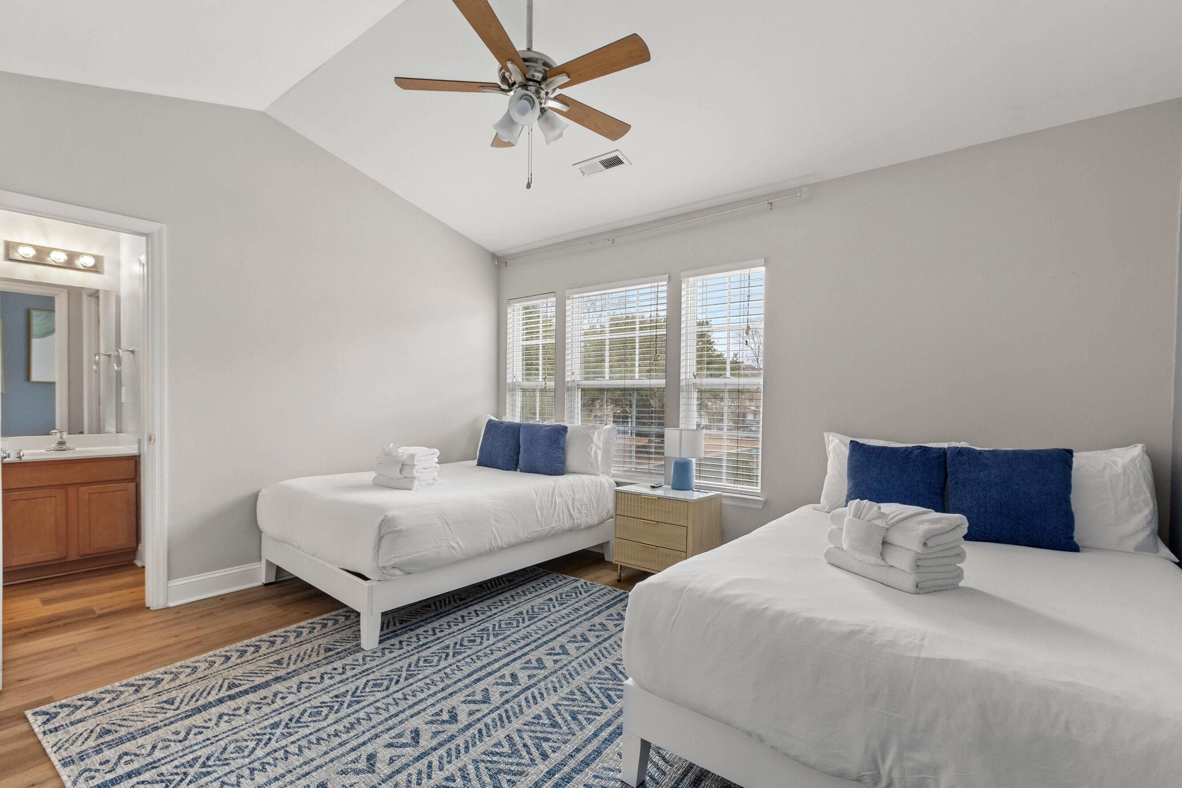 House, Multiple Beds (Bluemarsh Escape-Pet Friendly-8 mins )