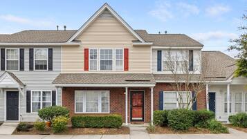 House, Multiple Beds (Bluemarsh Escape-Pet Friendly-8 mins ) | Exterior