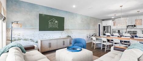 Casa, varias camas (Between Tides-Pool- Walk to Beach) | Zona de estar