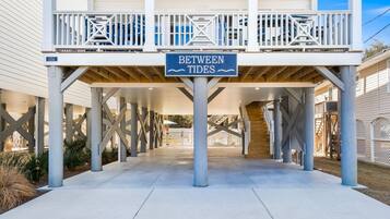 Casa, varias camas (Between Tides-Pool- Walk to Beach) | Detalle exterior