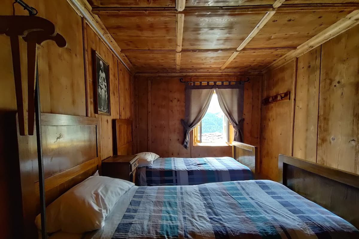 Habitación con 1 cama matrimonial o 2 individuales | Wifi gratis y ropa de cama