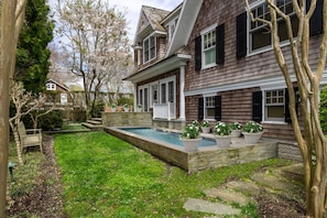 獨棟房屋, 多張床 (East Hampton Village Beach House with) | 游泳池