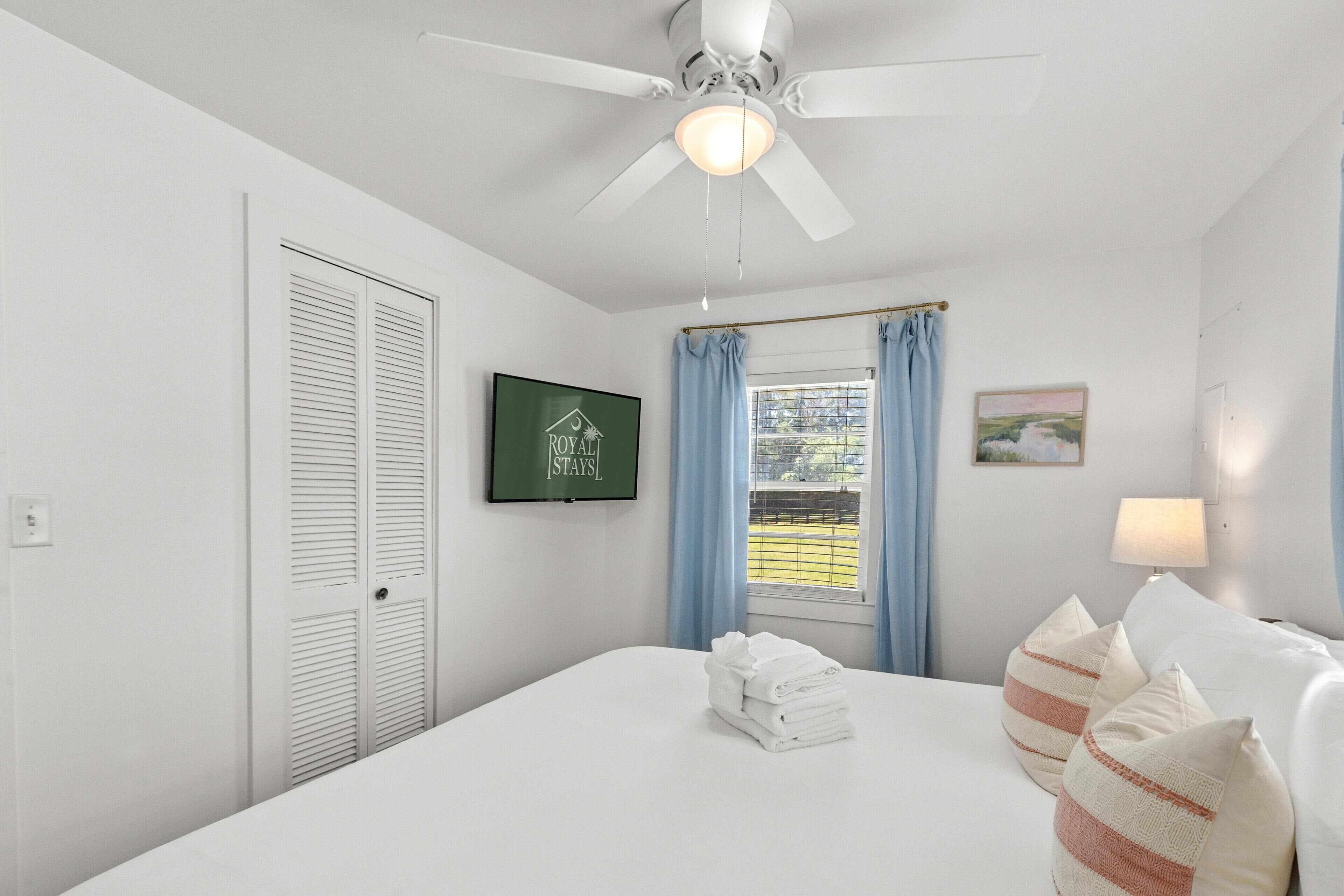Cottage, 2 Queen Beds (Private Rifle Range Cottage -Near IOP) | 2 bedrooms