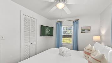 Cottage, 2 Queen Beds (Private Rifle Range Cottage -Near IOP) | 2 bedrooms