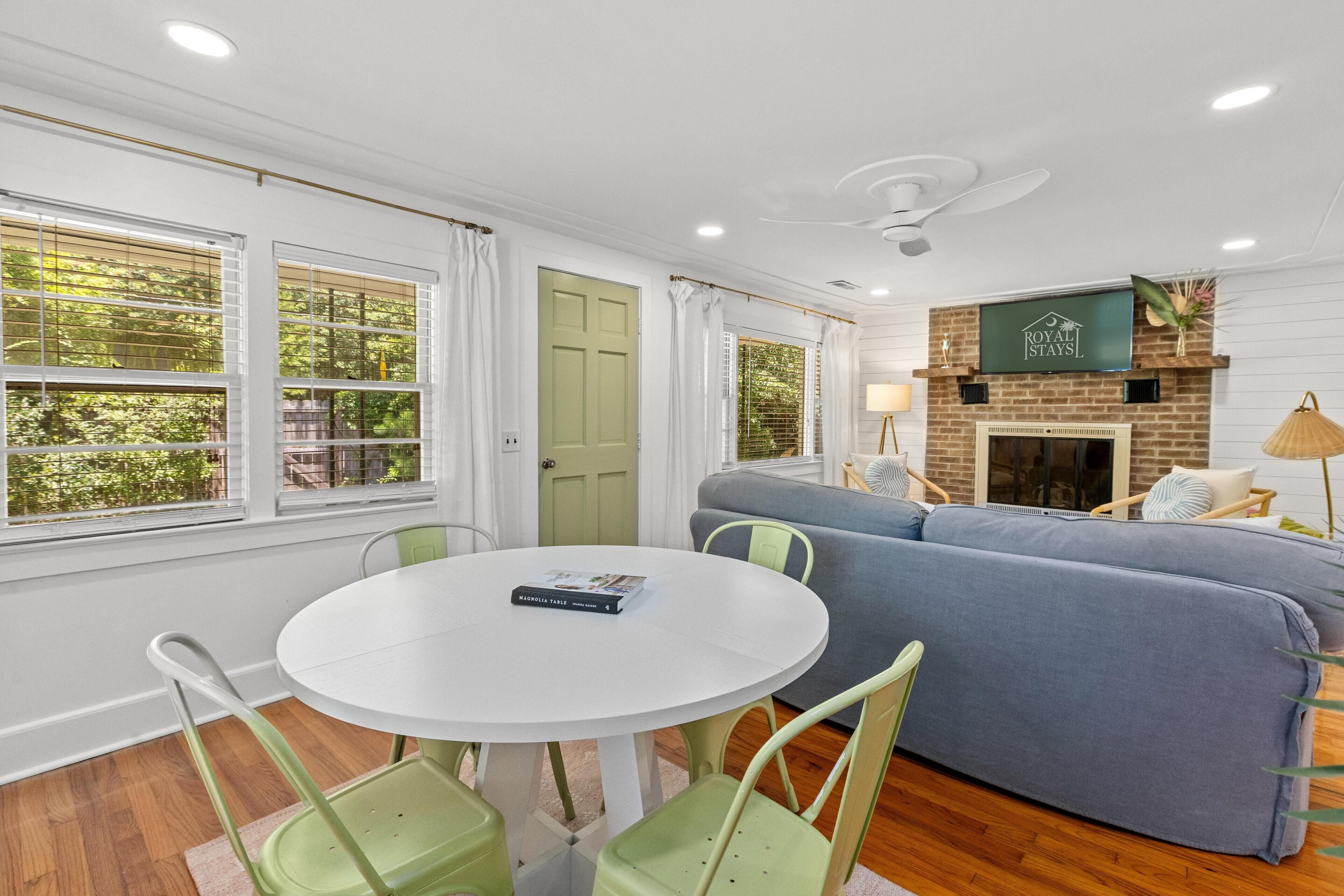 Cottage, 2 Queen Beds (Private Rifle Range Cottage -Near IOP) | Dining