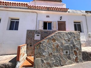Exterior detail - Apartment 'Alquilaencanarias Plaza De Alojera' with Wi-Fi (Alojera)