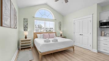 Condo, 1 King Bed (Azure Costa Suite - Beach & Boardwalk) | 1 bedroom