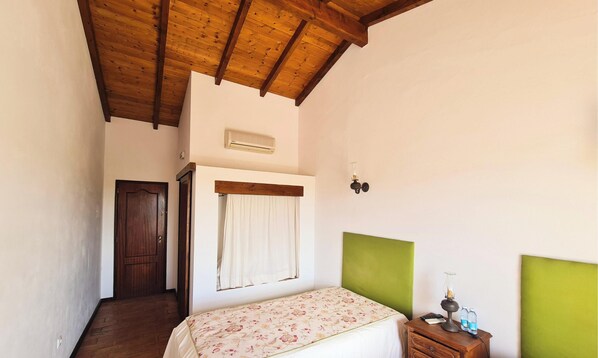 1 habitación, internet y ropa de cama