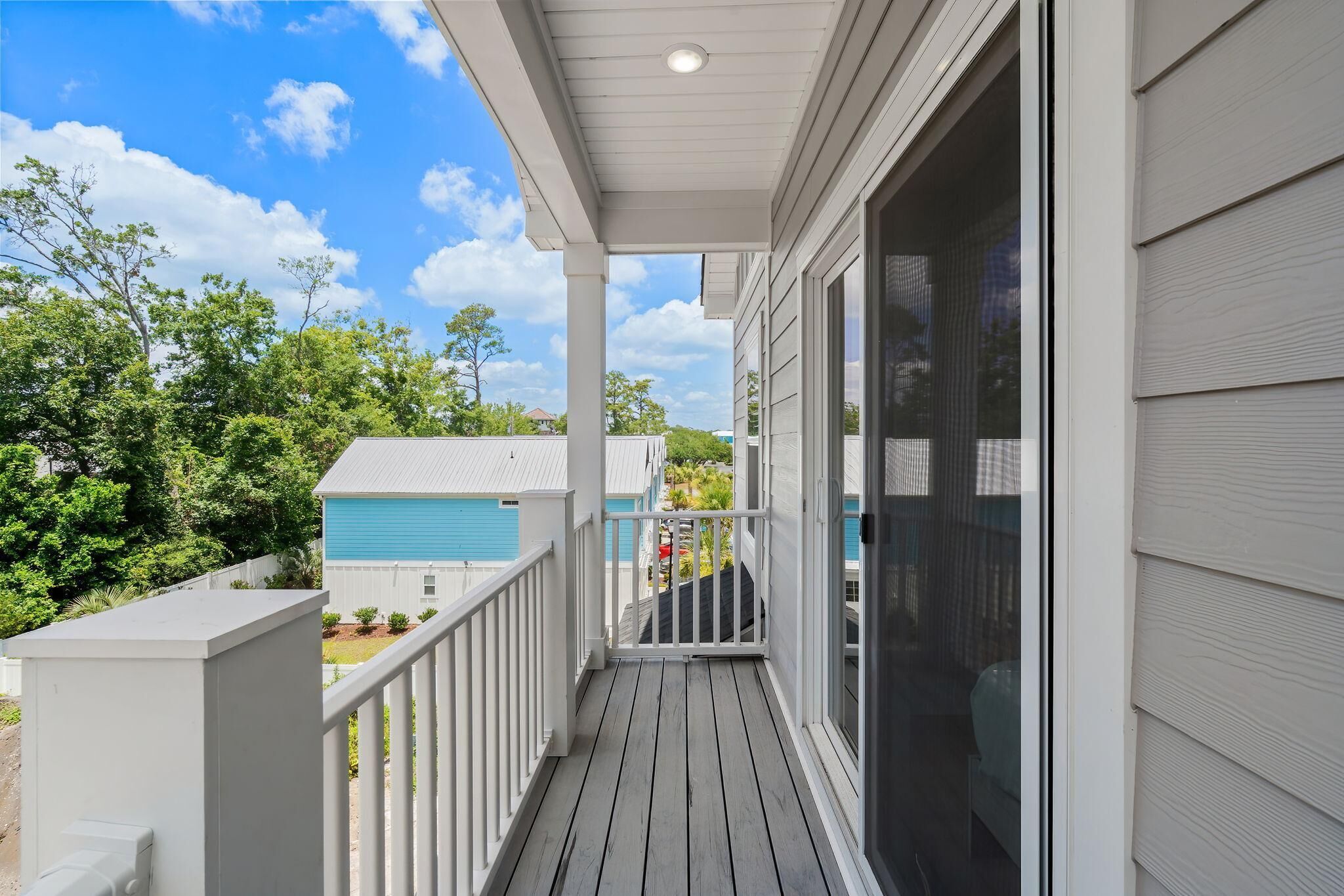 House, Multiple Beds (Blue Horizon-2.5 Blocks to Ocean-Pet ) | Property grounds
