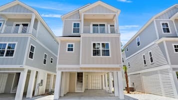House, Multiple Beds (Boardwalk Bliss-3 Blocks to Ocean-Pet) | Exterior