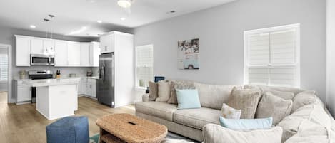House, Multiple Beds (Swell House-2.5 Blocks to Ocean-Pet F) | Living area