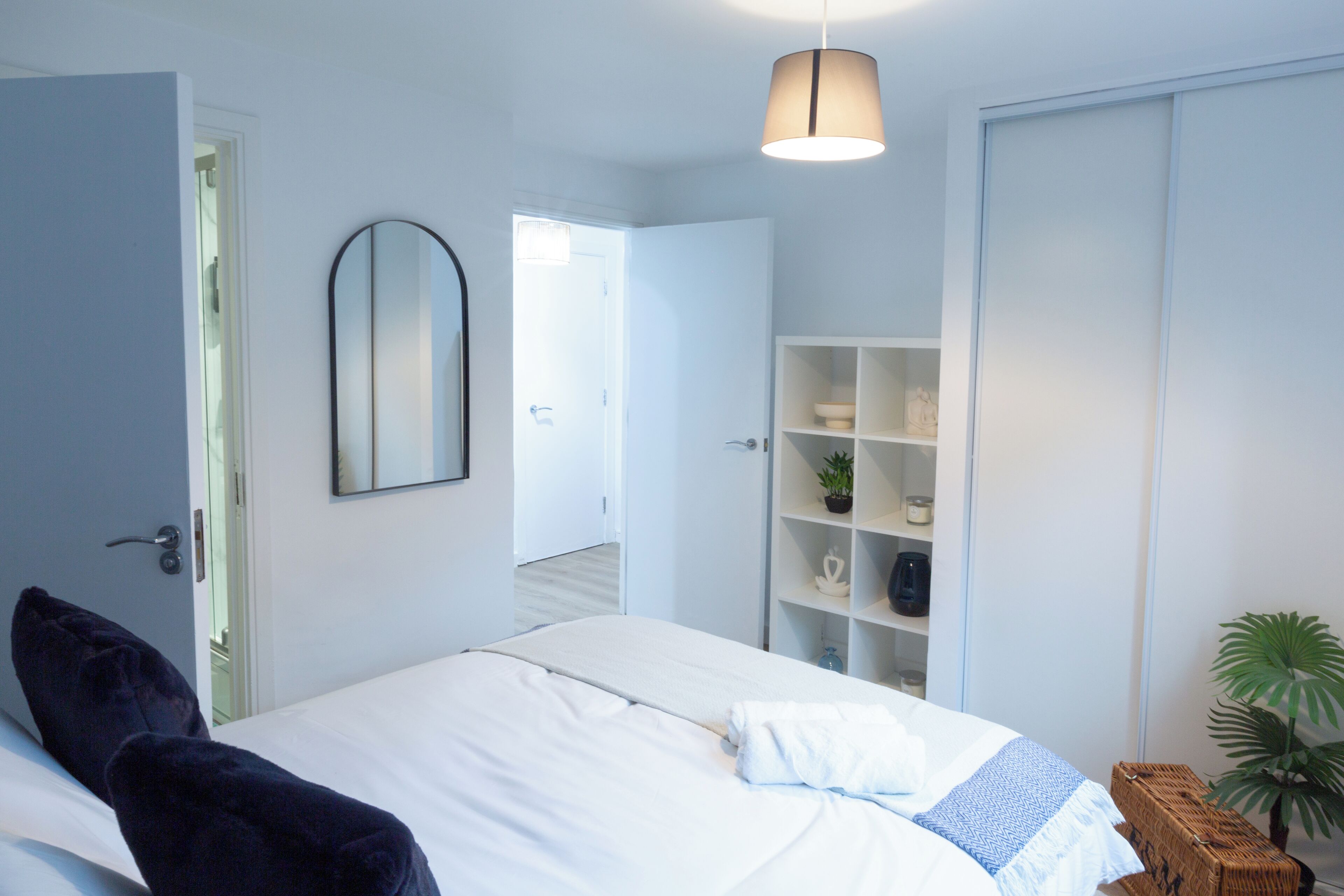 2 bedrooms, desk, iron/ironing board, travel cot