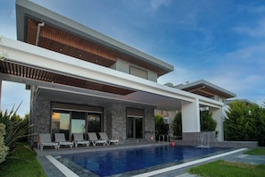 Villa, 3 chambres, fumeurs, piscine privée | Piscine