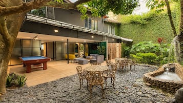 Chambre Double Confort, vue jardin | Terrasse/Patio