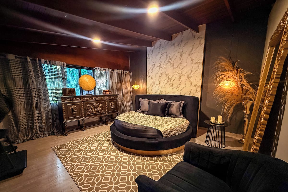 Habitación doble superior, vista al jardín | Wifi gratis y ropa de cama