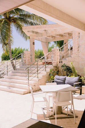 Outdoor dining - Casa Playa (Punta Cana)