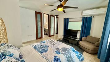 4 bedrooms, desk, iron/ironing board, travel crib