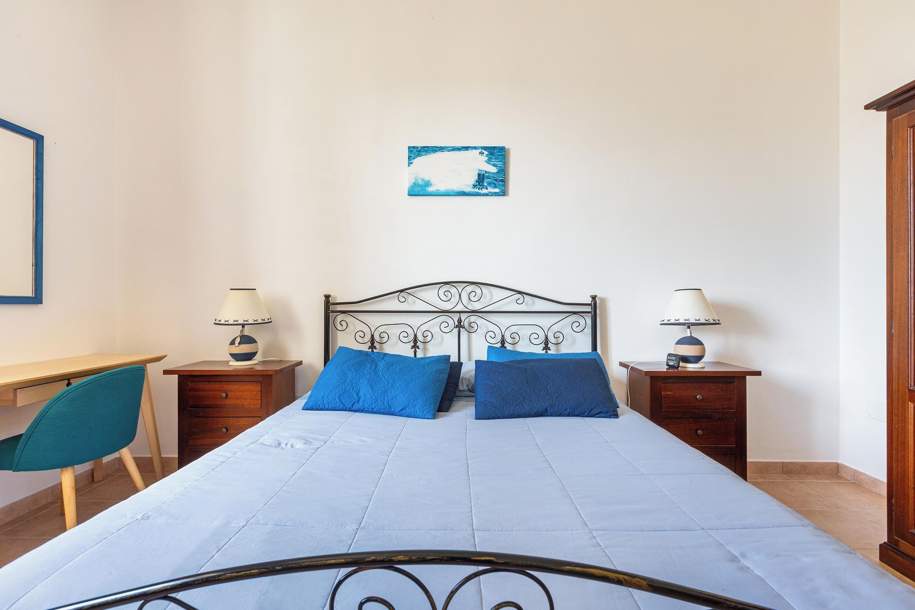 1 bedroom, iron/ironing board, internet, bed sheets