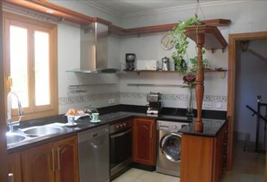 Private kitchen - CAN SERENA. CAN PICAFORT. MALLORCA. NEAR THE BEACH (Can Picafort)