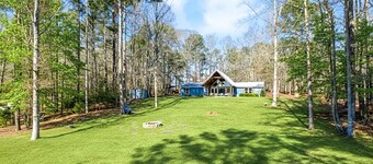 Tranquil 4-bedroom house with dock on Lake Martin