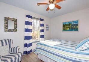4 habitaciones, tabla de planchar con plancha, internet y ropa de cama 