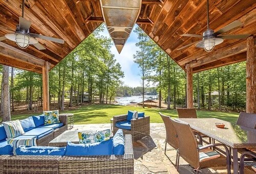 Tranquil 4-bedroom house with dock on Lake Martin