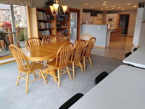 Dining - Lake Whatcom waterfront home with panoramic views. (Bellingham)