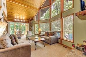 Interior - Golf Getaway w/ Fairway Views Near Table Rock Lake (Eureka Springs)