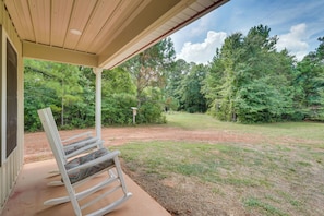 House (2 Bedrooms) | Interior - Hunt & Fish! Home < 1 Mi to Broad River Campground (Tignall)