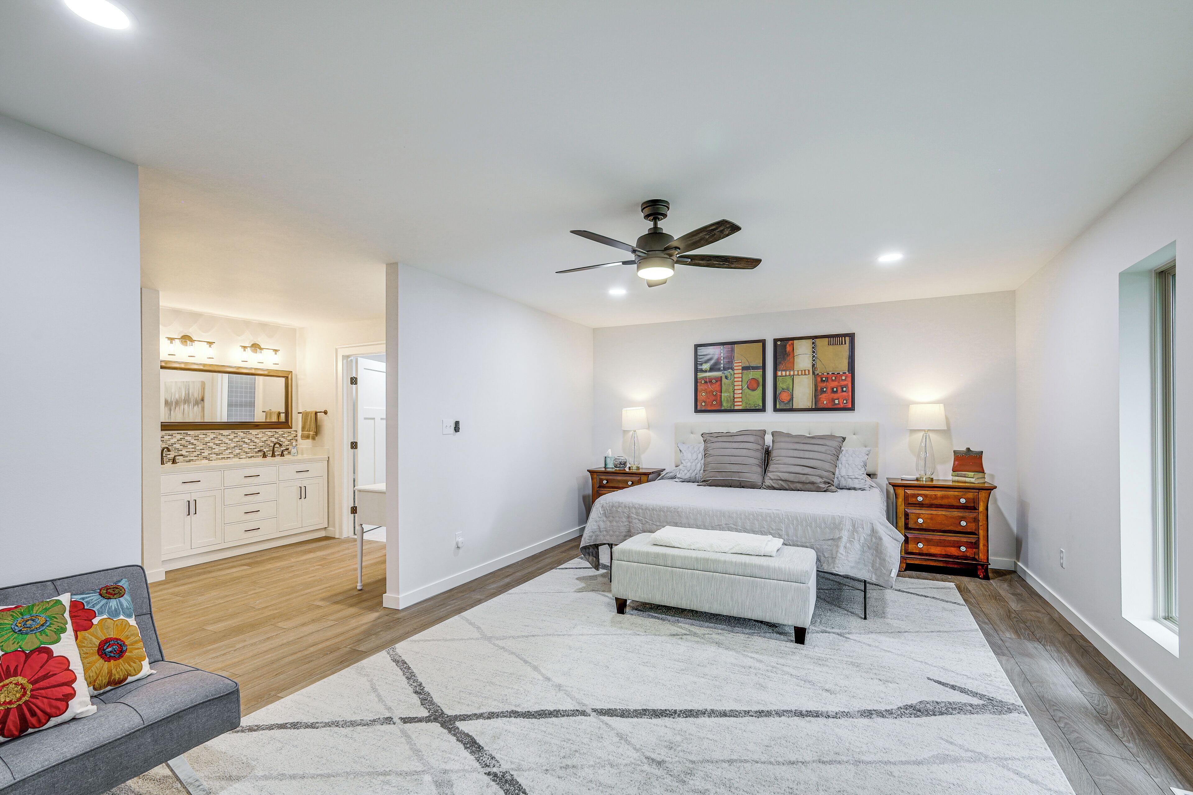 House (4 Bedrooms) | Interior