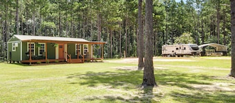 Cabin is 2 Miles From Bogue Chitto State Park