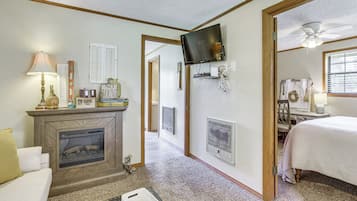 House (1 Bedroom) | Interior