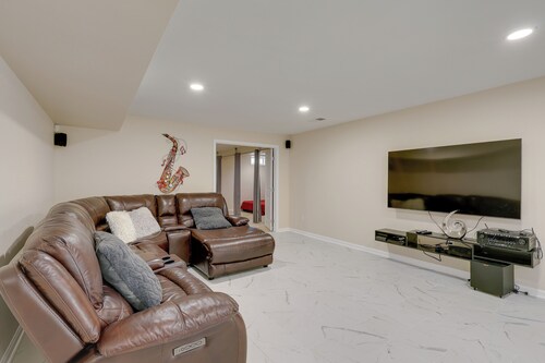 Walkout Studio in Townsend w/ Shared Pool Access
