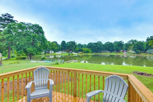 Cedar Pines Lake Views! Charming Waterfront Home